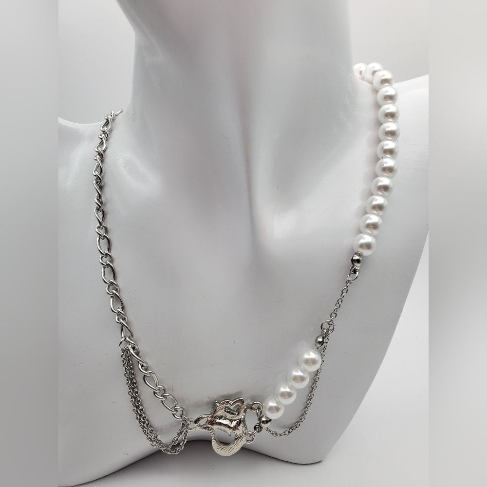 Maiden In pearls hearts entwined necklace N0337